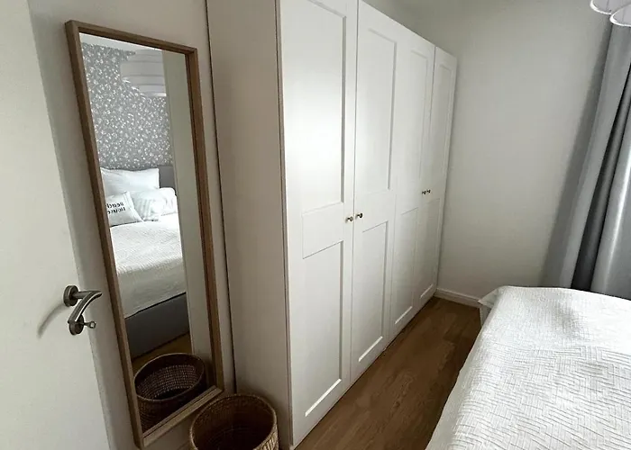 Sonnige & Neu Eingerichtete Apartment *